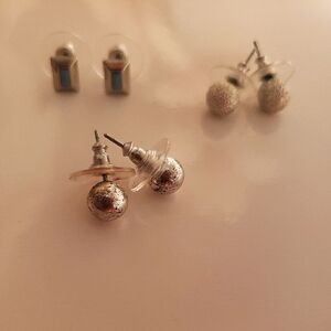 🌟Lot Of three silver stud earrings 🌟
